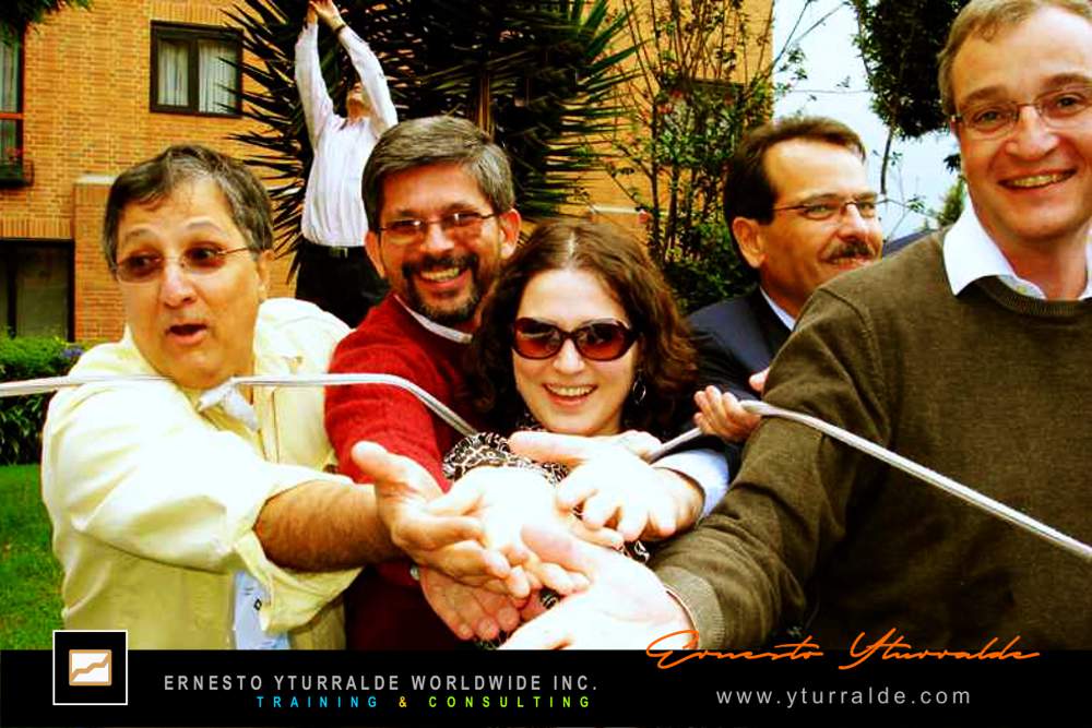 Médicos comprometidos con la calidad y calidez - Ernesto Yturralde Worldwide Inc.